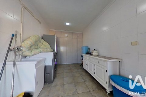 House for sale in Elche, Alicante, Spain 4 bedrooms, 313 sq.m. No. 188121 - photo 28