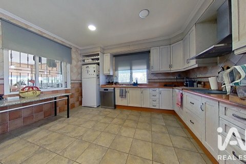 House for sale in Elche, Alicante, Spain 4 bedrooms, 313 sq.m. No. 188121 - photo 24
