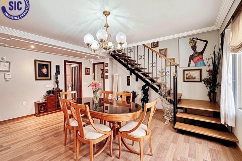 Dzīvoklis Valencia, Spānijā 5 istabas, 181 m2 Nr. 149528