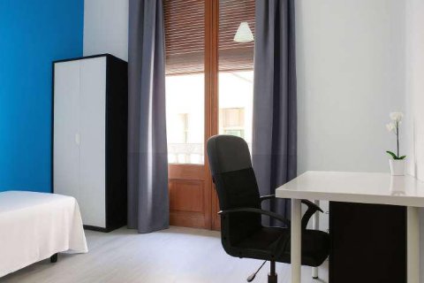 Apartment à vendre à Barcelona, Espagne, 9 chambres, 180 m2 No. 186934 - photo 19