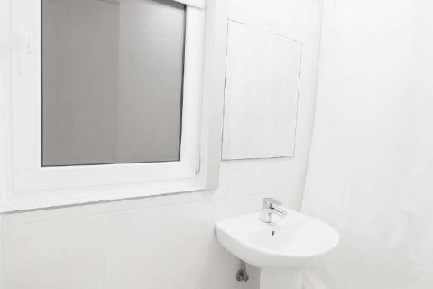 Apartment à vendre à Barcelona, Espagne, 9 chambres, 180 m2 No. 186934 - photo 9