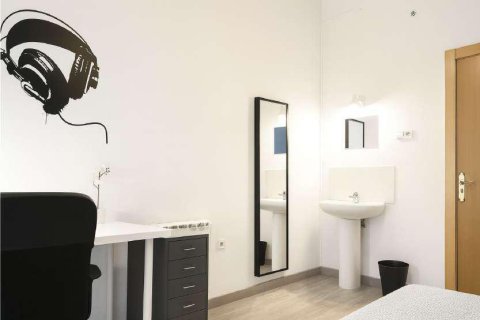 Apartment à vendre à Barcelona, Espagne, 9 chambres, 180 m2 No. 186934 - photo 13