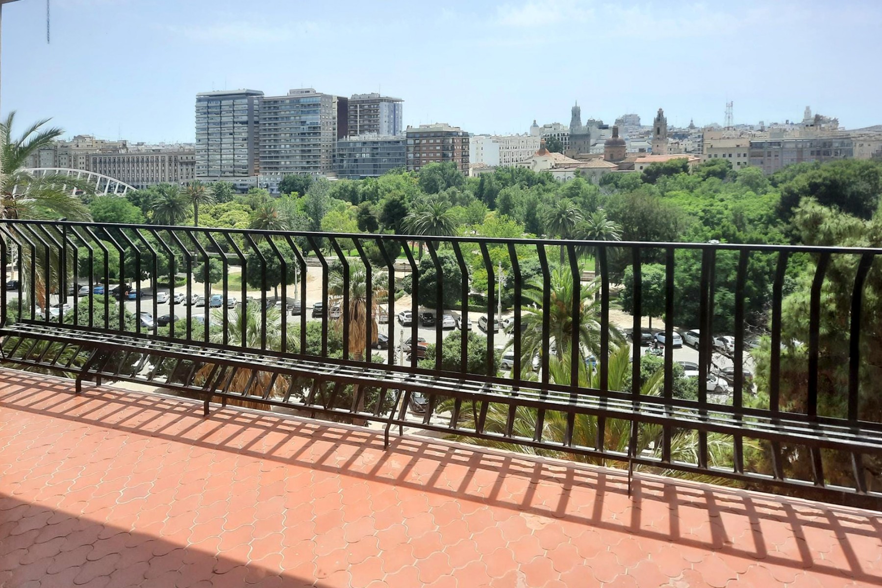 Propiedad comercial en Valencia, València, España 4 dormitorios, 185 m2 No. 133326