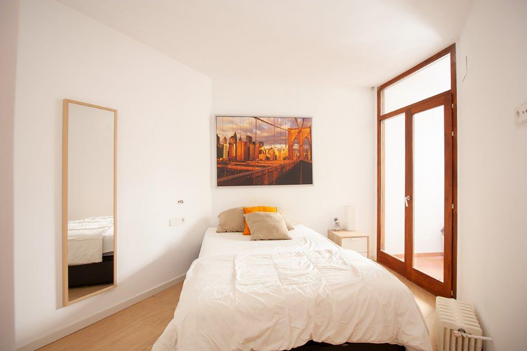 Propiedad comercial en Valencia, València, España 4 dormitorios, 185 m2 No. 133326