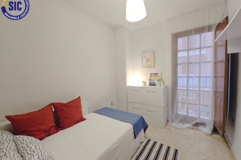Apartamento en venta Valencia, València, España 3 dormitorios, 82 m2 No. 133320 - foto 17