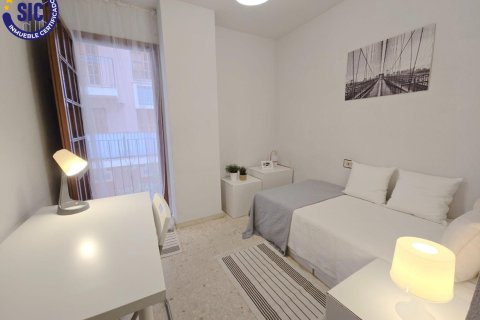 Apartamento en venta Valencia, València, España 3 dormitorios, 82 m2 No. 133320 - foto 19