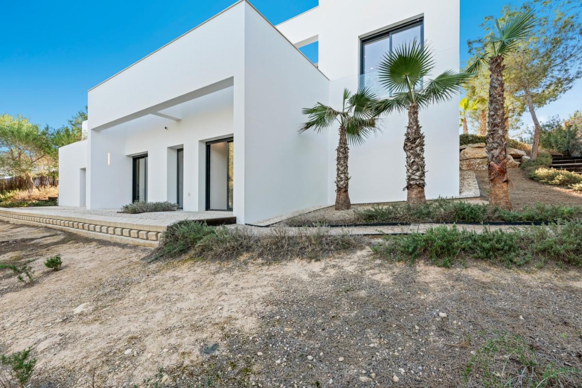 Villa in Alicante, Spain 4 bedrooms, 131 sq.m. No. 149128