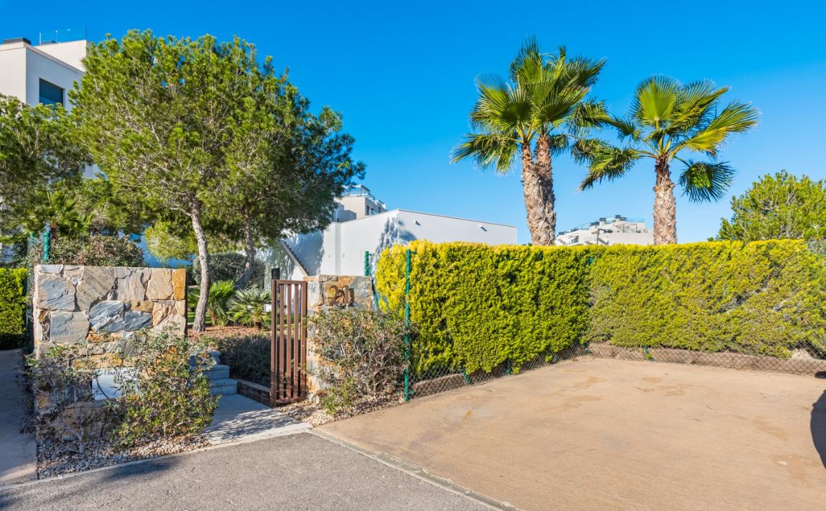 Villa in Alicante, Spain 4 bedrooms, 131 sq.m. No. 149128