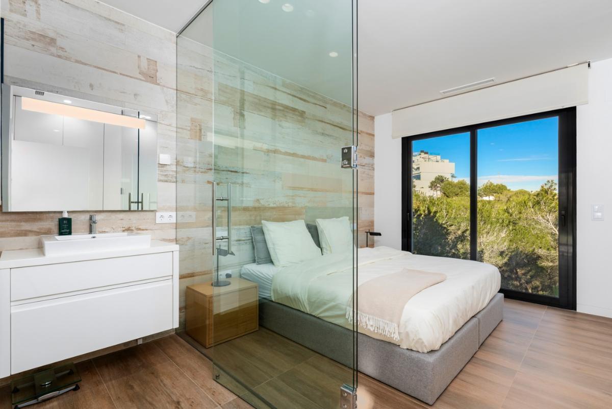 Villa in Alicante, Spain 4 bedrooms, 131 sq.m. No. 149128