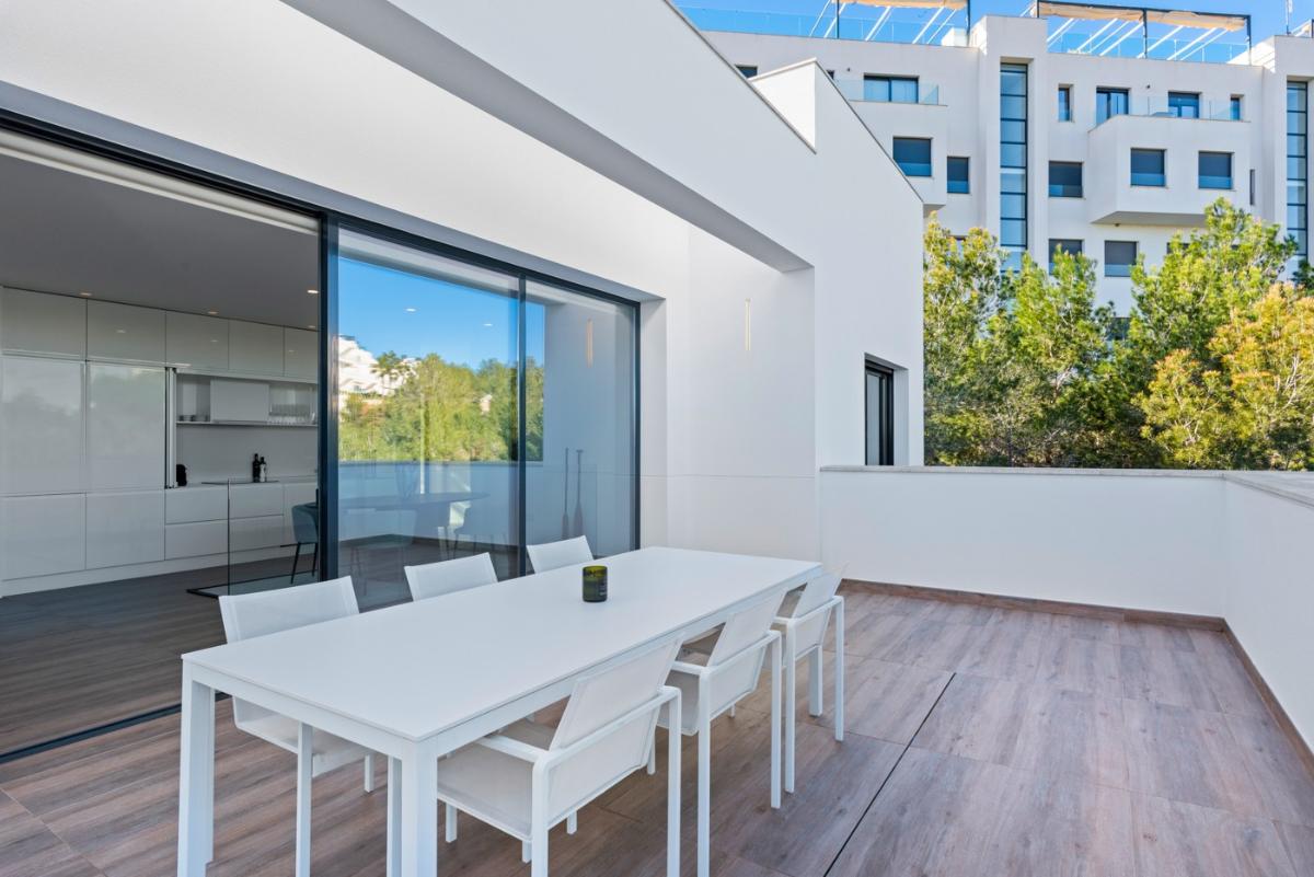 Villa in Alicante, Spain 4 bedrooms, 131 sq.m. No. 149128