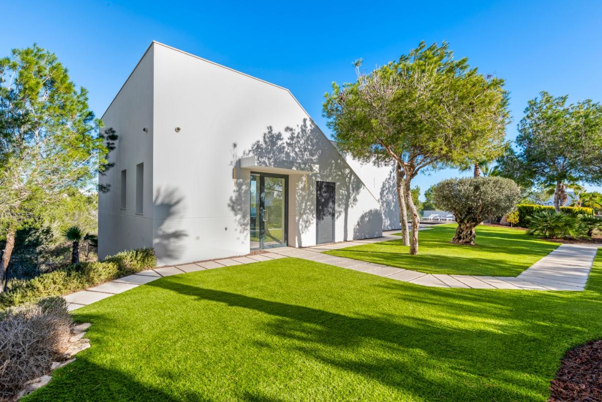 Villa in Alicante, Spain 4 bedrooms, 131 sq.m. No. 149128