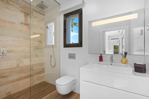 Villa for sale in Alicante, Spain 4 bedrooms, 193 sq.m. No. 149127 - photo 30