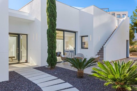 Villa for sale in Alicante, Spain 4 bedrooms, 193 sq.m. No. 149127 - photo 11