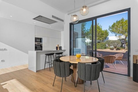 Villa for sale in Alicante, Spain 4 bedrooms, 193 sq.m. No. 149127 - photo 19