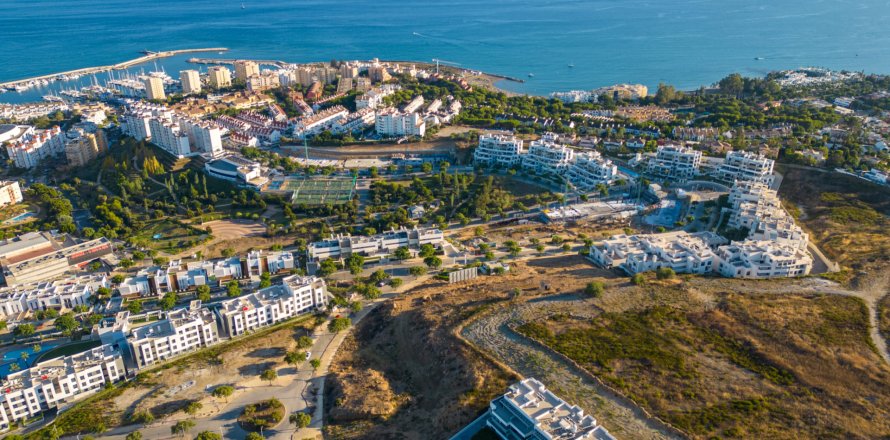 Bungalow i Estepona, Malaga, Spanien 3 sovrum, 204 kvm. Nr. 136895