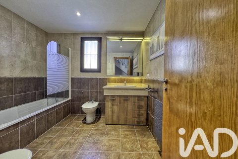 Продажа дуплекса в Теруэль, Испания 2 спальни, 112м2 №173083 - фото 22