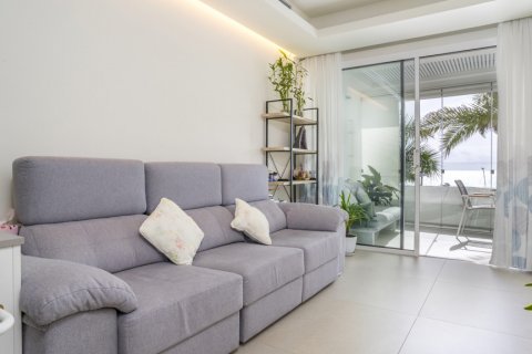 Apartment for sale Estepona, Malaga, Spain 1 bedroom, 85 sq.m. No. 113695 - photo 2