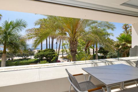 Apartment for sale Estepona, Malaga, Spain 1 bedroom, 85 sq.m. No. 113695 - photo 1