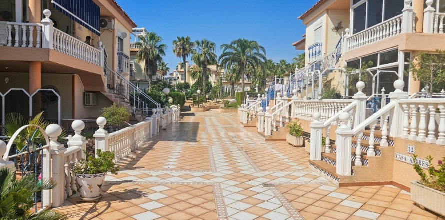 Bungalow in Los Altos, Alicante, Spain 2 bedrooms, 90 sq.m. No. 189817