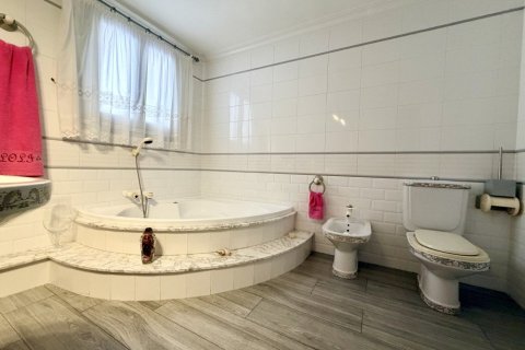 Townhouse for sale in Formentera del Segura, Alicante, Spain 4 bedrooms, 214 sq.m. No. 189816 - photo 6