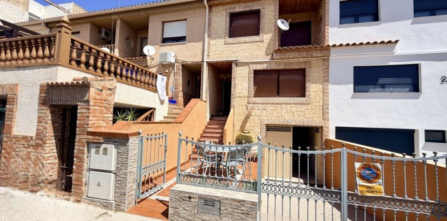 Townhouse in Formentera del Segura, Alicante, Spain 4 bedrooms, 214 sq.m. No. 189816
