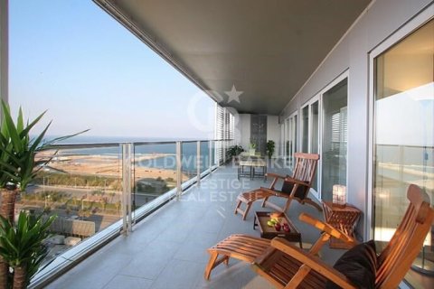 Apartamento en Barcelona, España 4 dormitorios, 190 m2 No. 160325