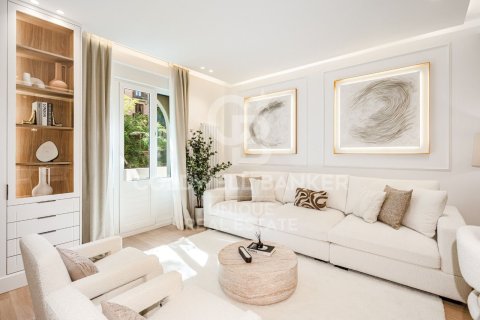 Apartment à Madrid, Espagne 3 chambres, 153 m2 No. 178469