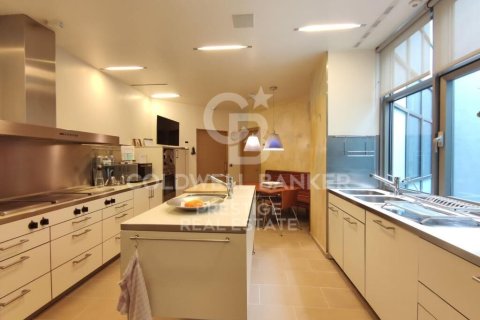 Продажа квартиры в Барселона, Испания 4 спальни, 310м2 №160213 - фото 14