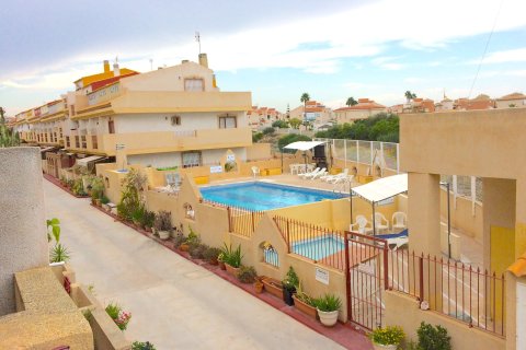 Kaupunkipientalo myytävänä Playa Flamenca II, Alicante, Espanja, 3 makuuhuonetta, 80 m2 No. 147439 - kuva 2