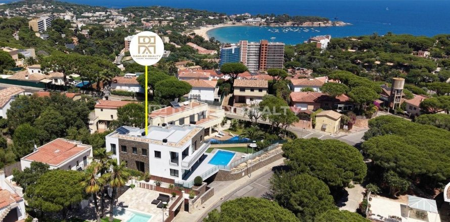 Villa in Sant Feliu de Guixols, Girona, Spanien 4 Schlafzimmer, 523 m2 Nr. 177600