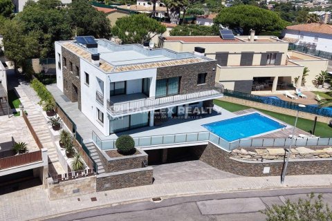 Huvila myytävänä Sant Feliu de Guixols, Girona, Espanja, 4 makuuhuonetta, 523 m2 No. 177600 - kuva 12