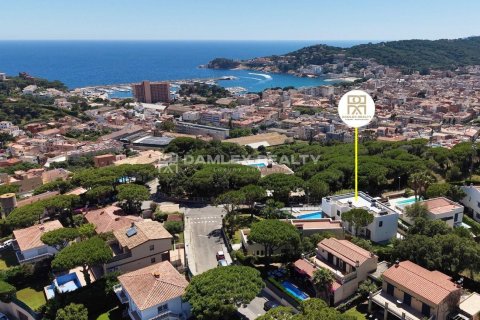 Huvila myytävänä Sant Feliu de Guixols, Girona, Espanja, 4 makuuhuonetta, 523 m2 No. 177600 - kuva 11