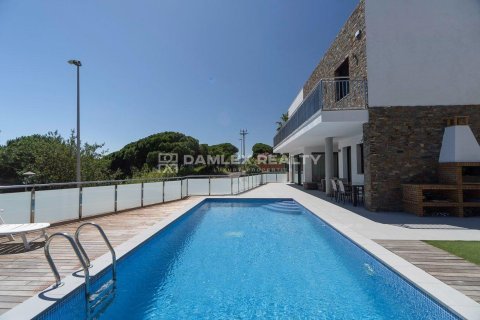 Huvila myytävänä Sant Feliu de Guixols, Girona, Espanja, 4 makuuhuonetta, 523 m2 No. 177600 - kuva 6
