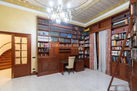 Villa à vendre à Girona, Espagne, 9 chambres, 709 m2 No. 177601 - photo 10