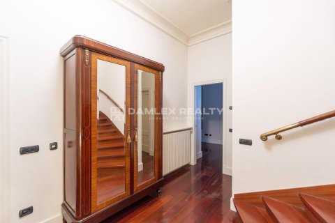 Villa à vendre à Girona, Espagne, 9 chambres, 709 m2 No. 177601 - photo 9