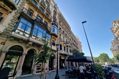 Apartment à vendre à Barcelona, Espagne, 4 chambres, 126 m2 No. 192359 - photo 2