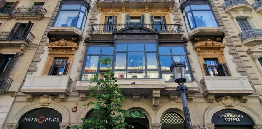 Apartment à Barcelona, Espagne 4 chambres, 126 m2 No. 192359