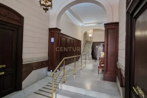 Apartment à vendre à Barcelona, Espagne, 4 chambres, 126 m2 No. 192359 - photo 3