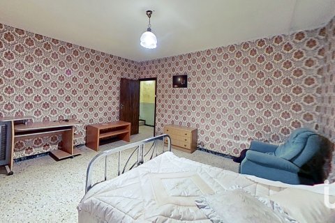 Townhouse for sale in Zaragoza, Spain 4 bedrooms, 145 sq.m. No. 186158 - photo 3