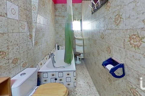 Townhouse for sale in Zaragoza, Spain 4 bedrooms, 145 sq.m. No. 186158 - photo 19