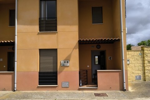 House for sale in Villamoratiel De Las Matas, Leon, Spain 3 bedrooms, 154 sq.m. No. 186160 - photo 24