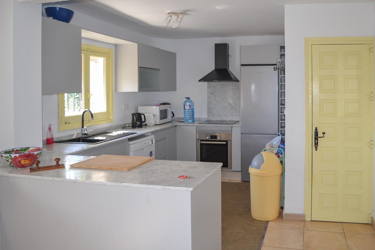 Villa en Pedreguer, Alicante, España 6 dormitorios, 288 m2 No. 78739