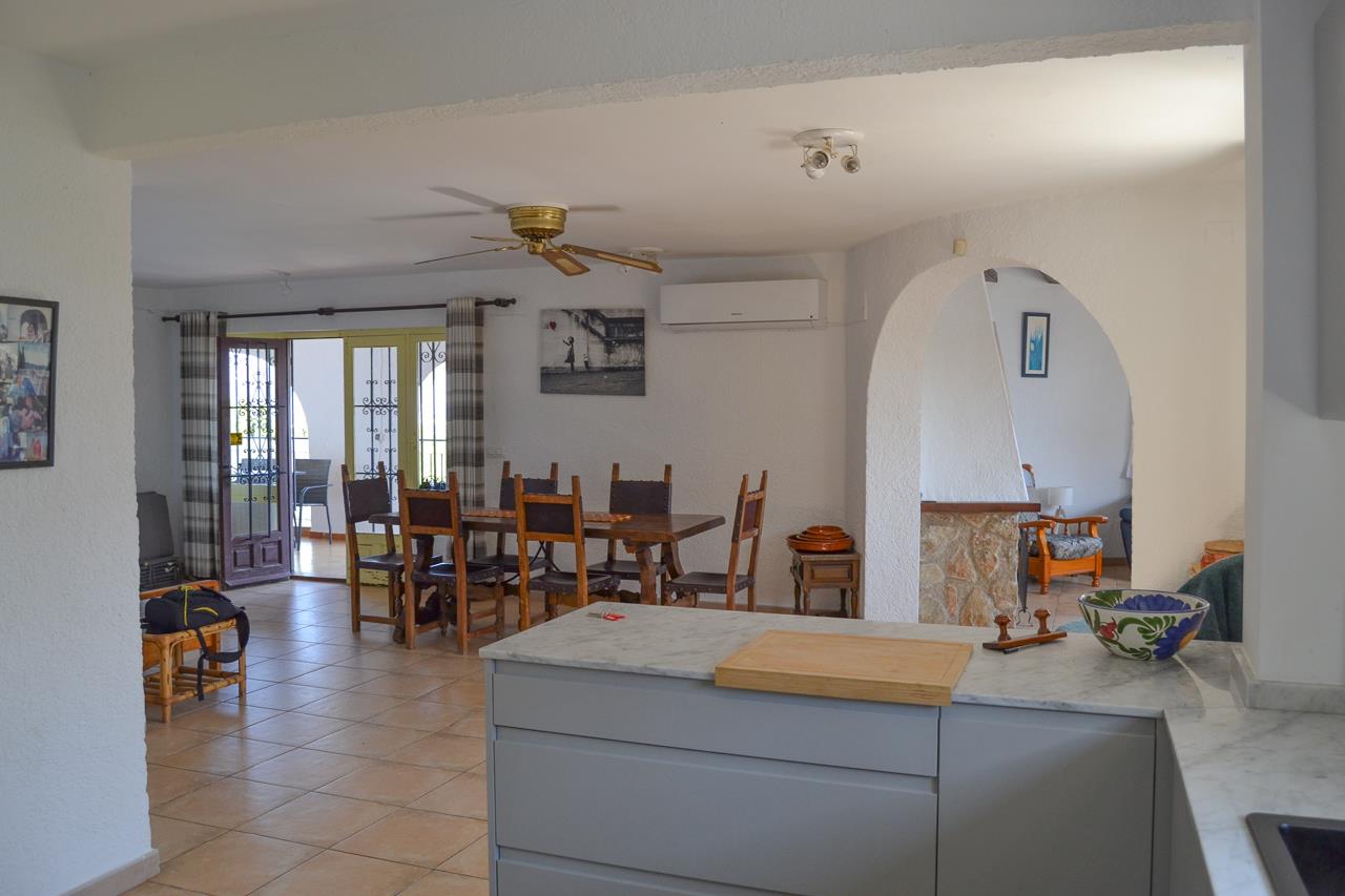 Villa en Pedreguer, Alicante, España 6 dormitorios, 288 m2 No. 78739