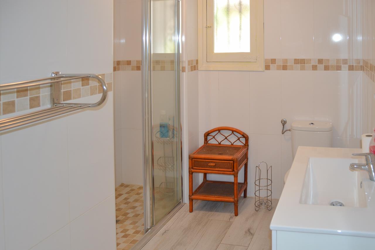 Villa en Pedreguer, Alicante, España 6 dormitorios, 288 m2 No. 78739