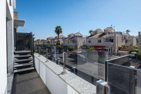 Villa en venta Torrevieja, Alicante, España 3 dormitorios, 106 m2 No. 137771 - foto 10