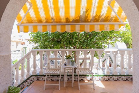 Villa à Torrevieja, Alicante, Espagne 3 chambres, No. 137769