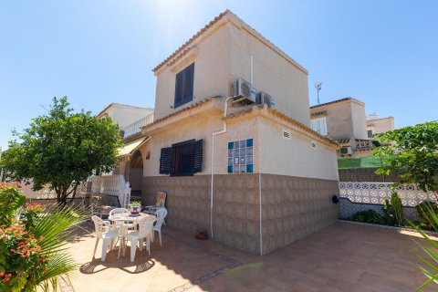 Villa for sale Torrevieja, Alicante, Spain 3 bedrooms,  No. 137769 - photo 1