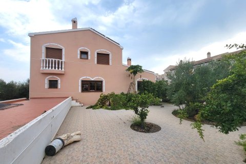 Villa for sale Torrevieja, Alicante, Spain 4 bedrooms, 175 sq.m. No. 137767 - photo 3