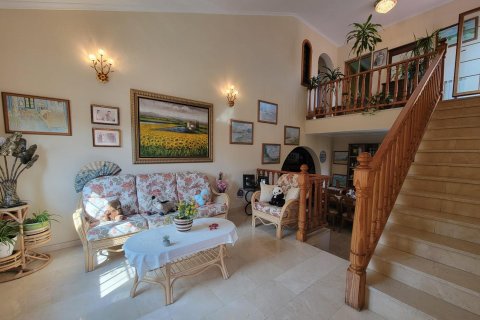 Villa for sale Torrevieja, Alicante, Spain 4 bedrooms, 175 sq.m. No. 137767 - photo 7