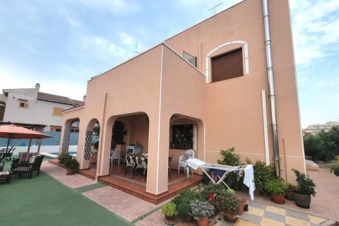 Villa for sale Torrevieja, Alicante, Spain 4 bedrooms, 175 sq.m. No. 137767 - photo 4